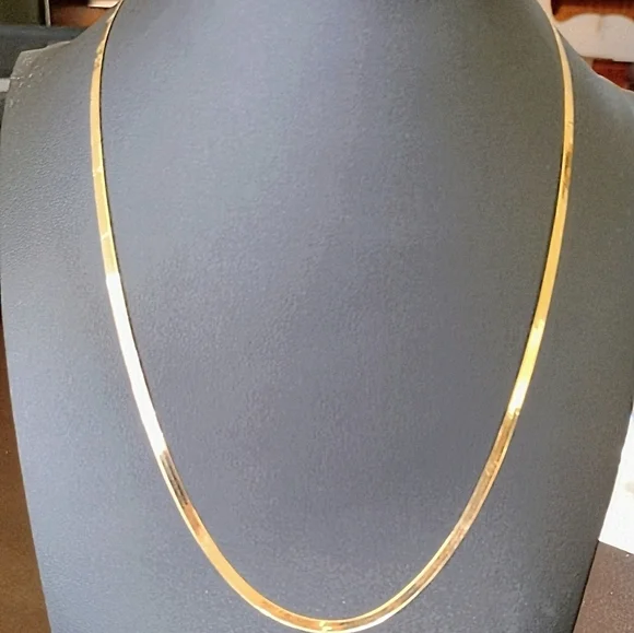 Classic Italy 10k Solid Yellow Gold 2.75mm Herringbone Chain - Picture 5 of 6